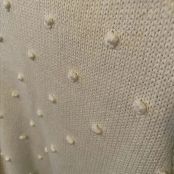 Old Navy cream king sweater with popcorn detail on front - Medium - Picture 5 of 13
